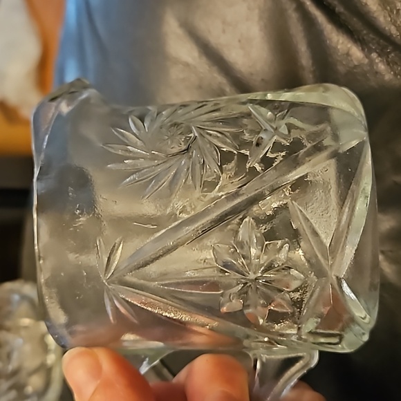 Vintage glass creamers - Picture 2 of 8